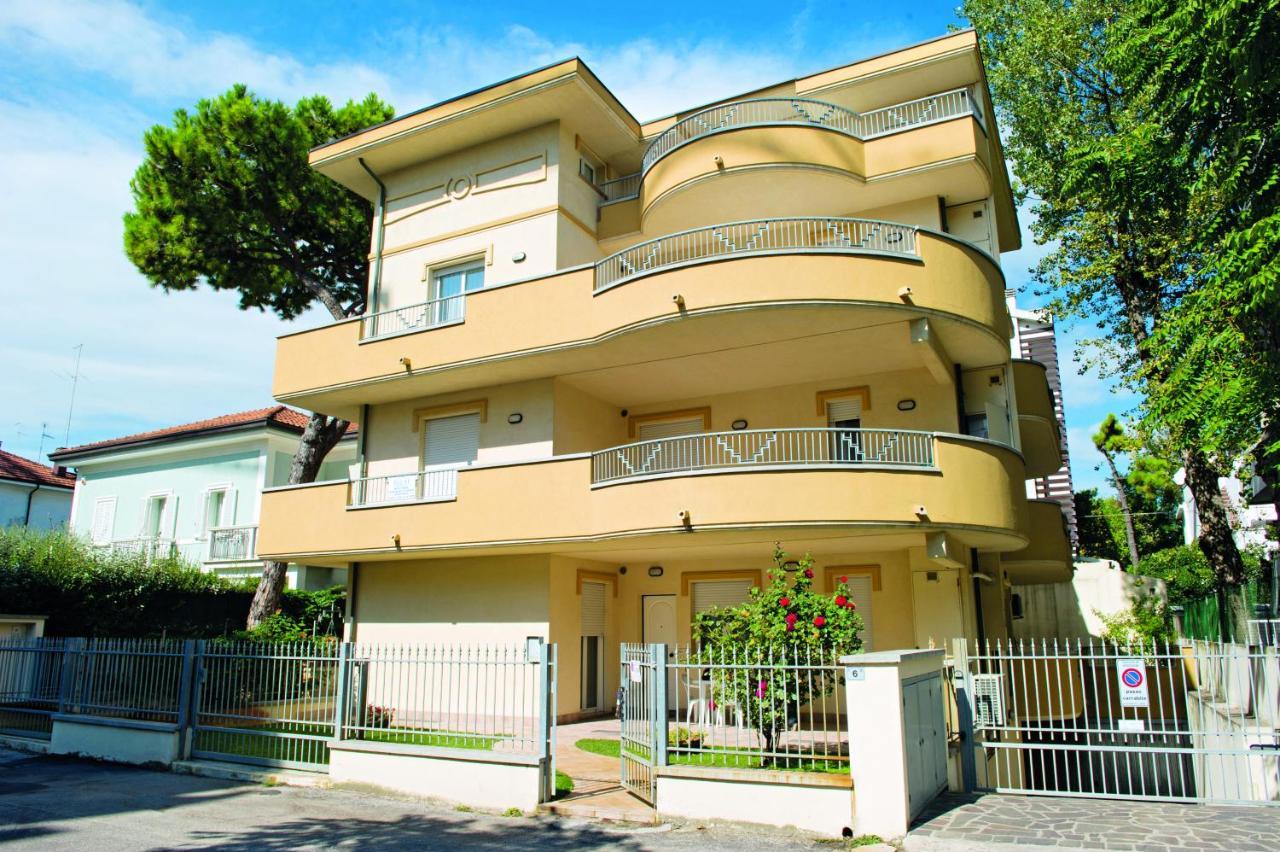 Residenza Raggio Lägenhet Riccione Exteriör bild