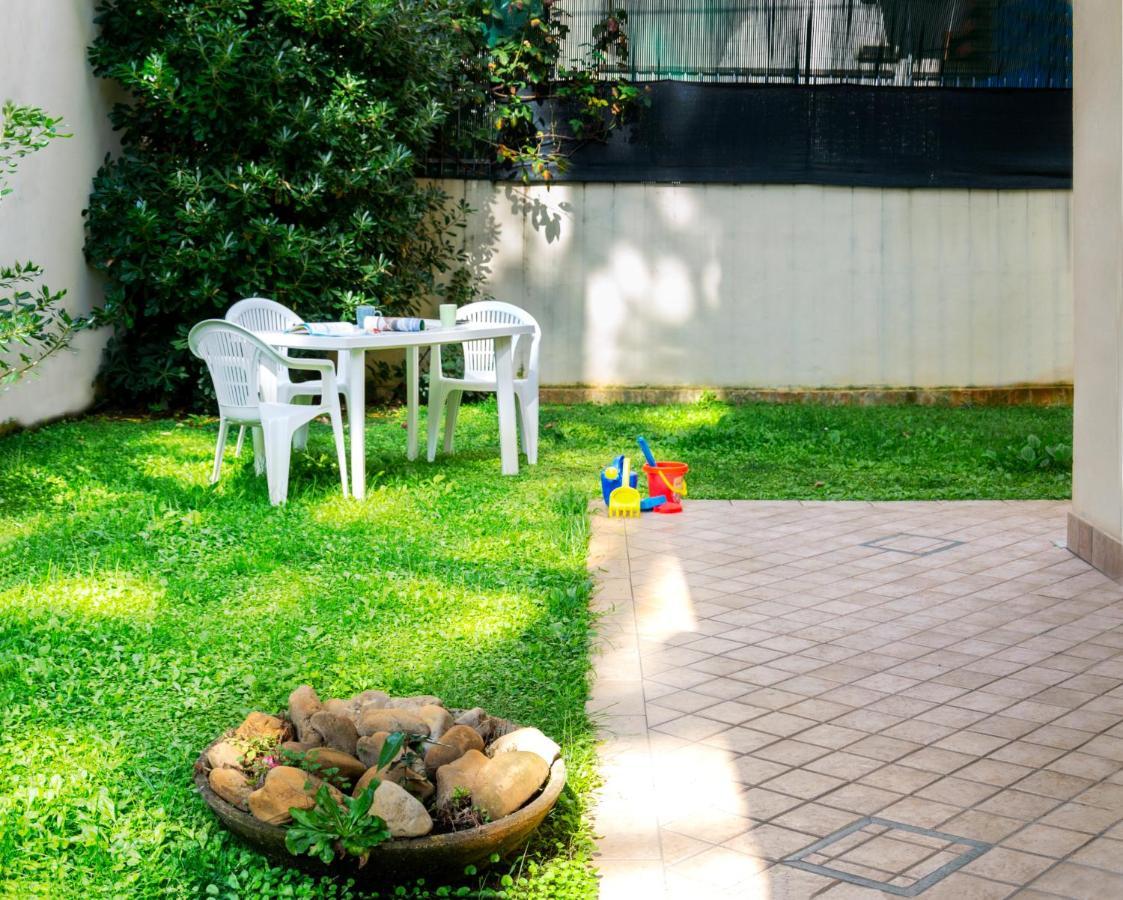 Residenza Raggio Lägenhet Riccione Exteriör bild