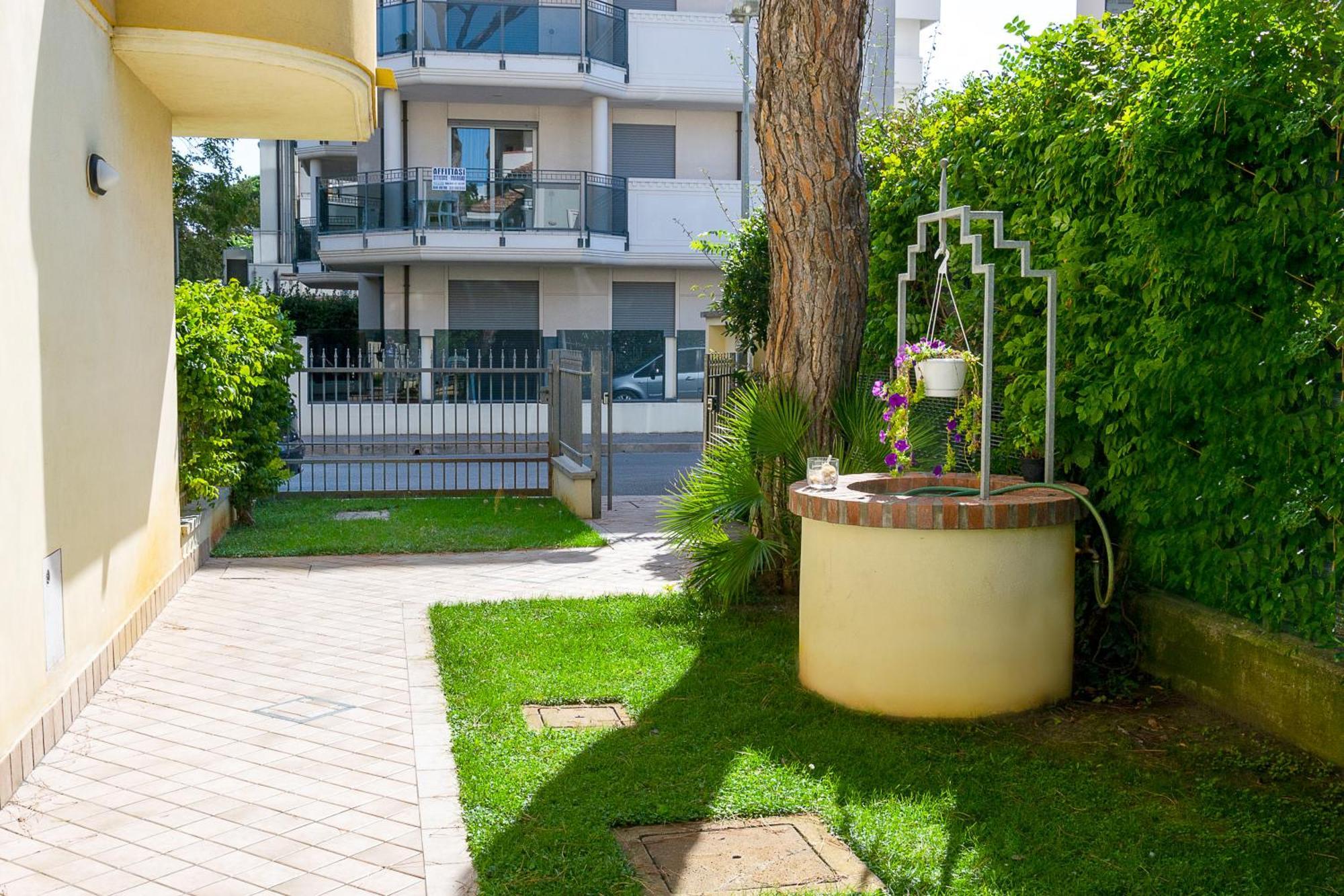 Residenza Raggio Lägenhet Riccione Exteriör bild