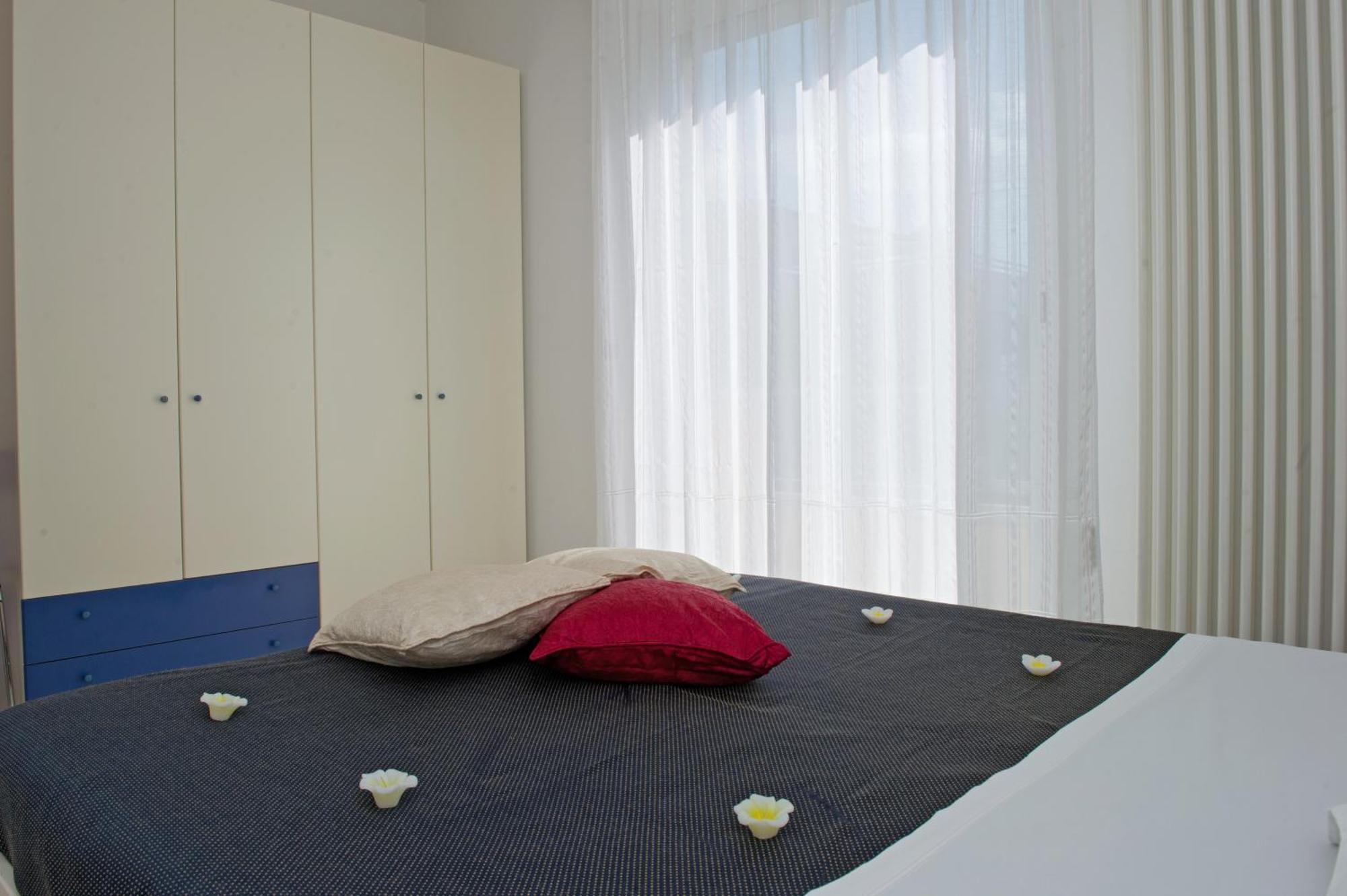 Residenza Raggio Lägenhet Riccione Exteriör bild